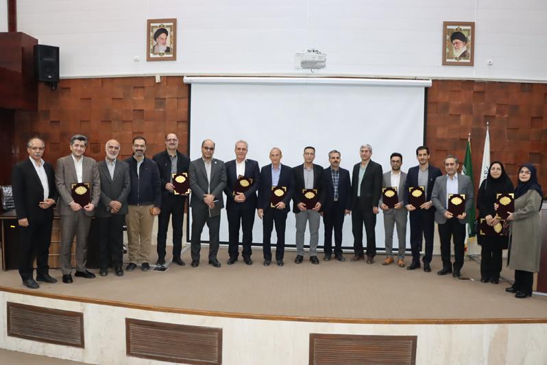 آیین بزرگداشت و تجلیل از پژوهشگران و فناوران برتر پردیس کشاورزی و منابع طبیعی